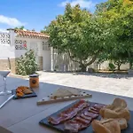 Artiles Nyaraló